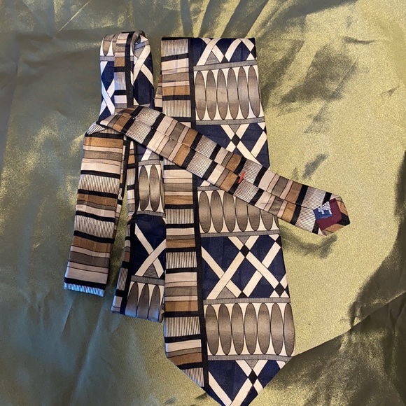 Men’s ties. - Picture 2 of 6